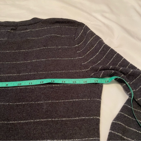 American Eagle Outfitters Women’s Cardigan Grey Silver Stripe Medium - Picture 7 of 8